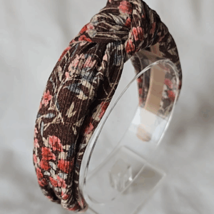 Knot English flowers